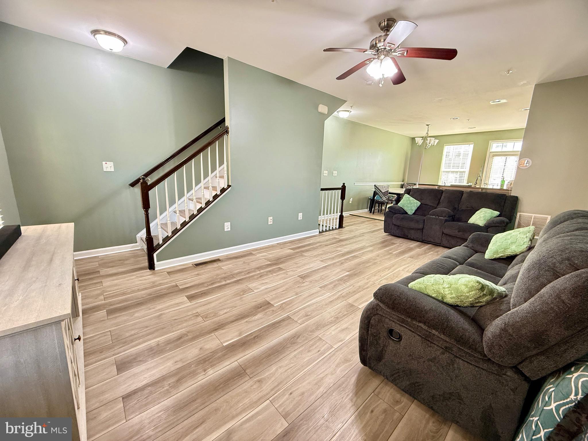 7423 RIGBY PLACE