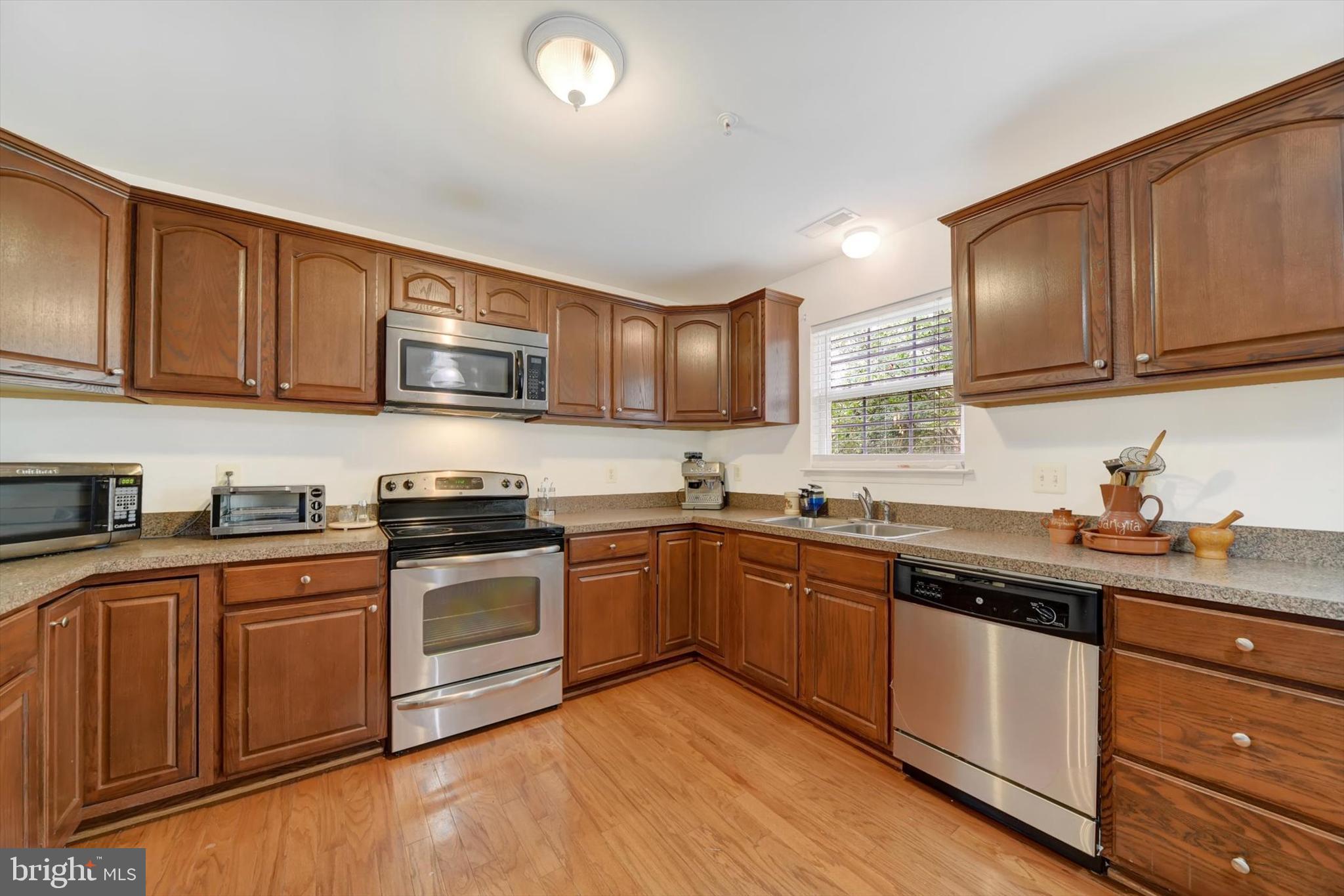 7419 BERRYLEAF DRIVE