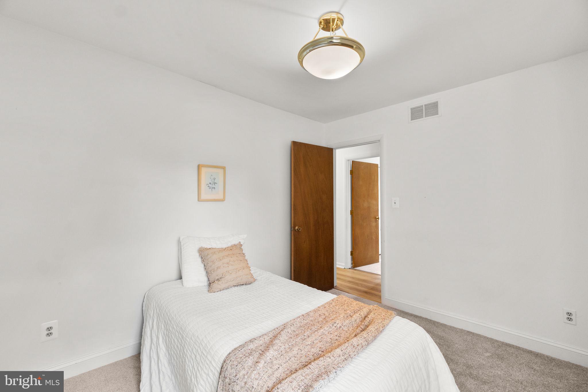 WEST FRIENDSHIP - Residential