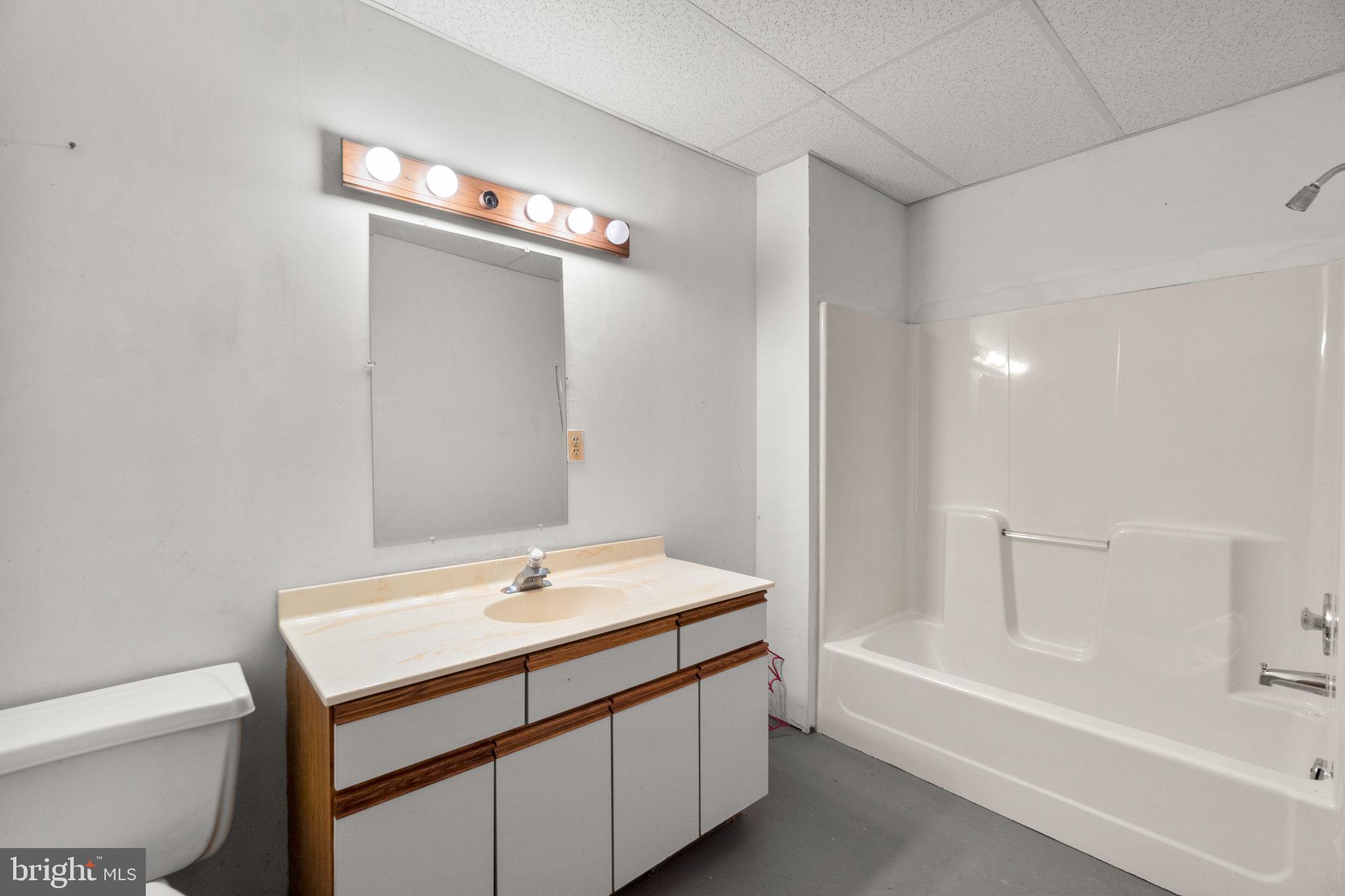 WEST FRIENDSHIP - Residential