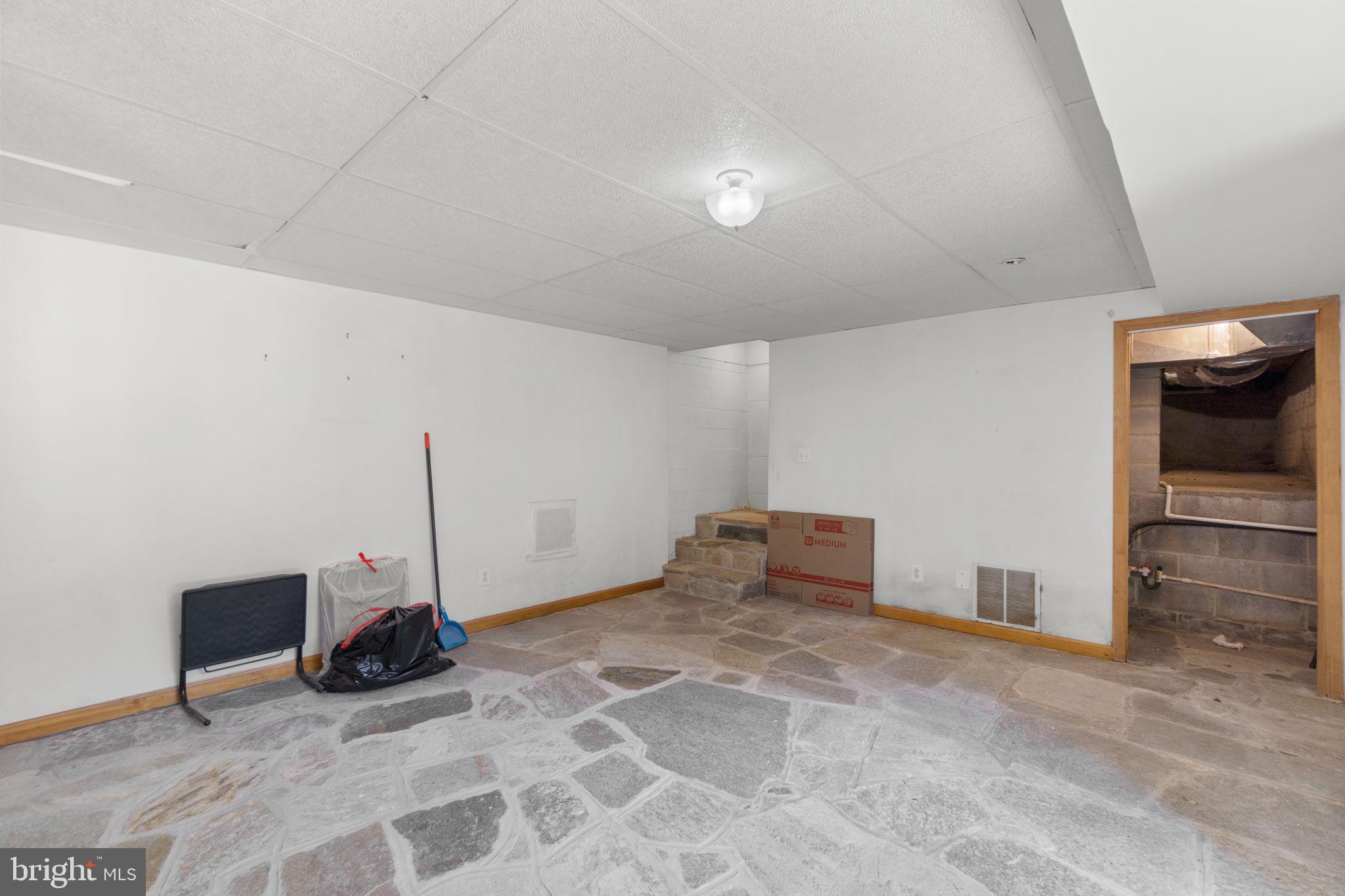 WEST FRIENDSHIP - Residential