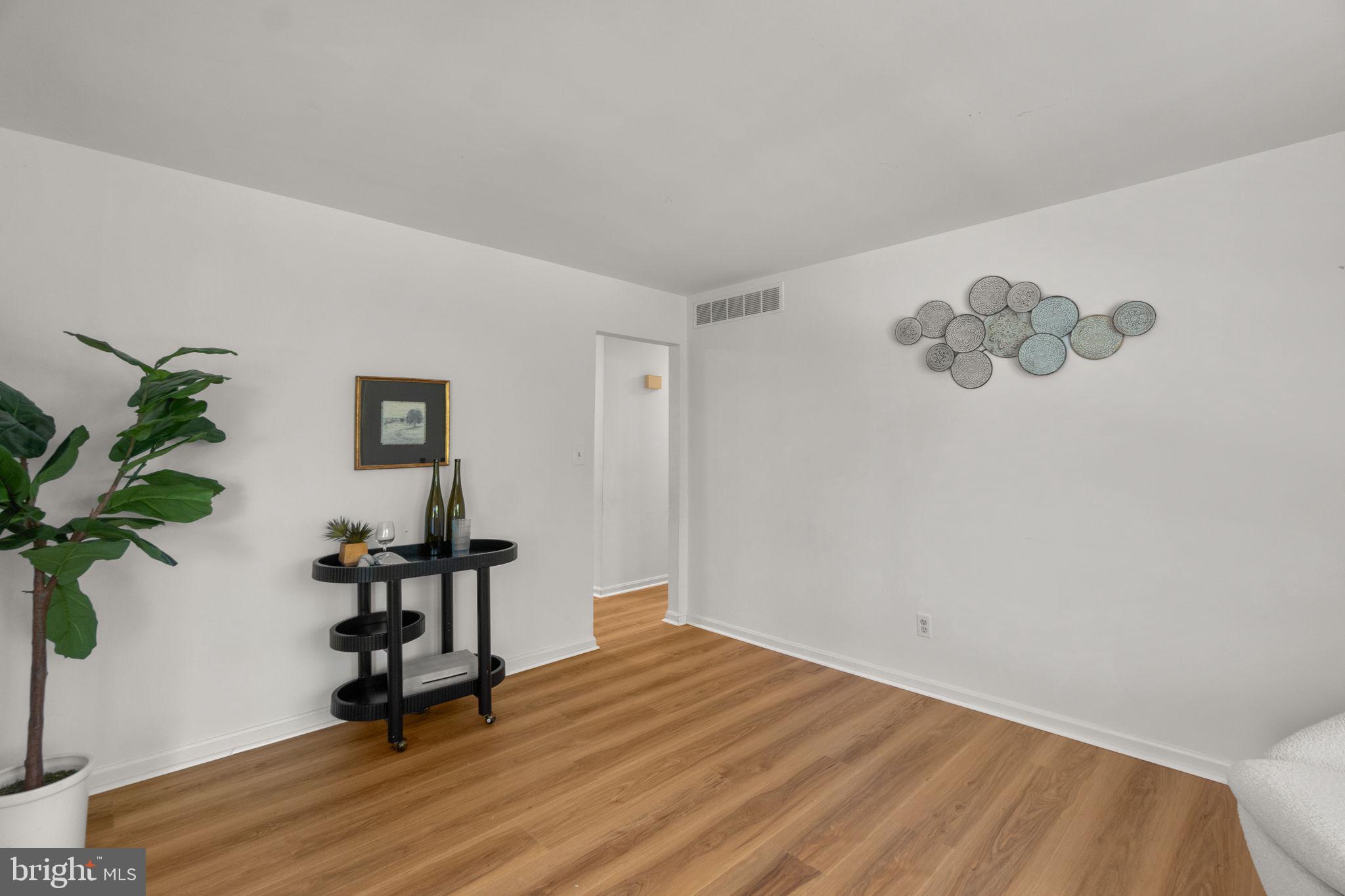 WEST FRIENDSHIP - Residential