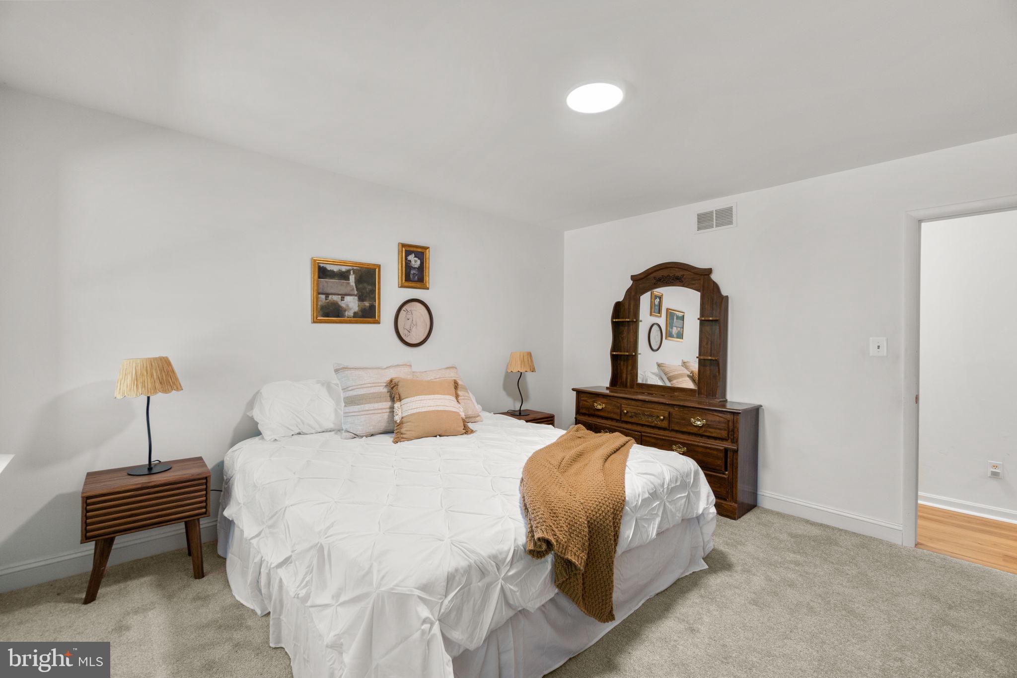 WEST FRIENDSHIP - Residential