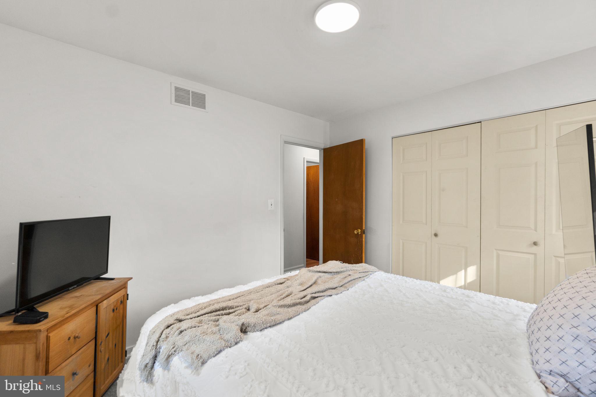 WEST FRIENDSHIP - Residential