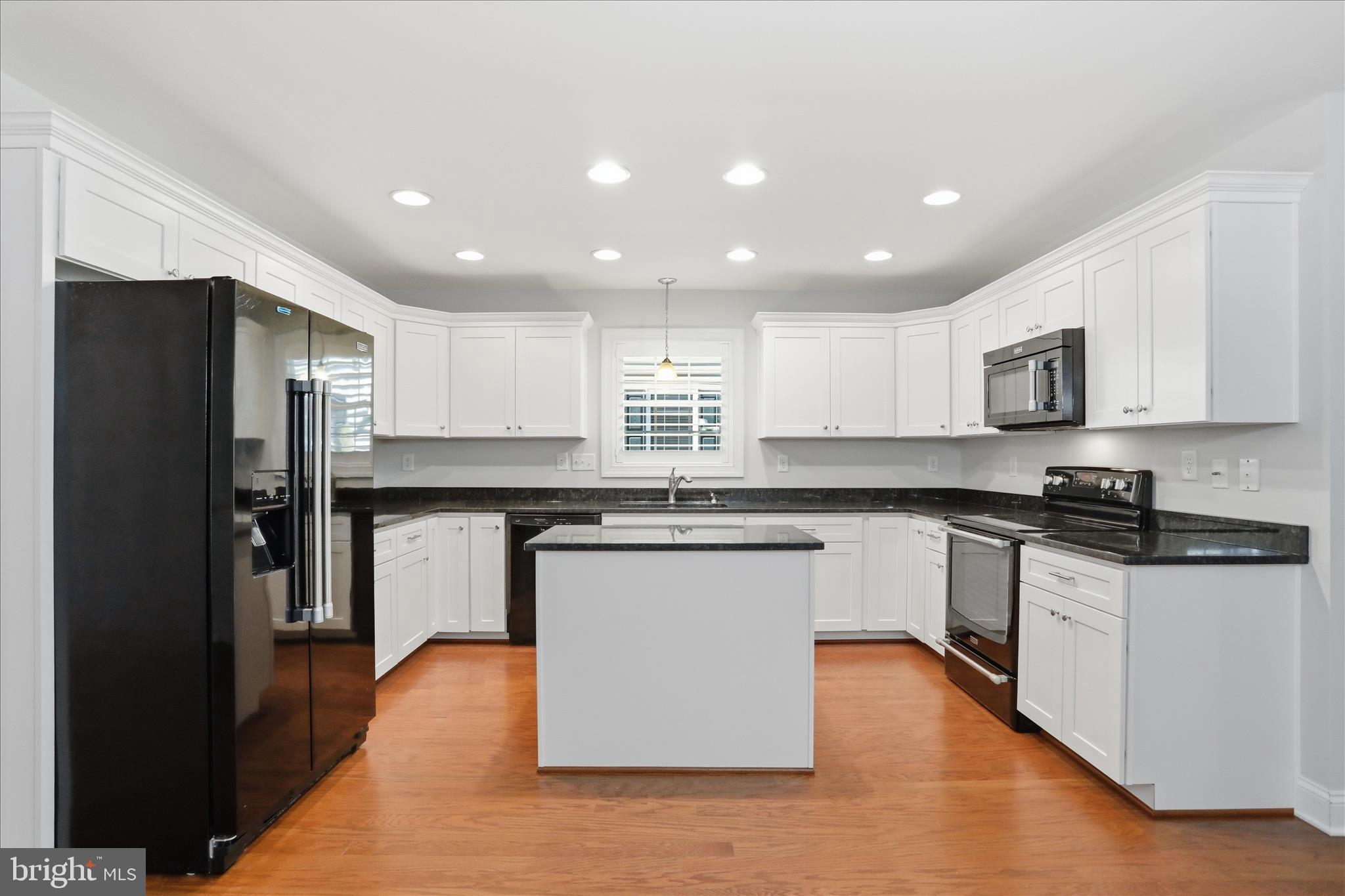 9723 COBBLE STONE COURT