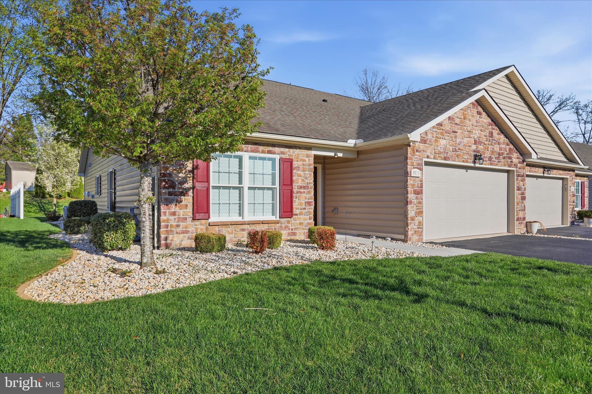 9723 COBBLE STONE COURT