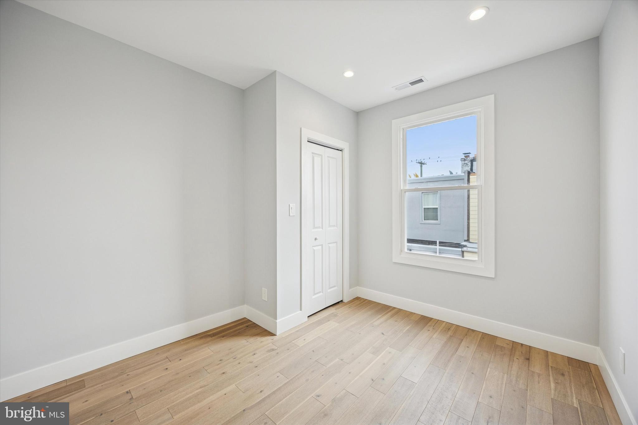 PORT RICHMOND - Residential