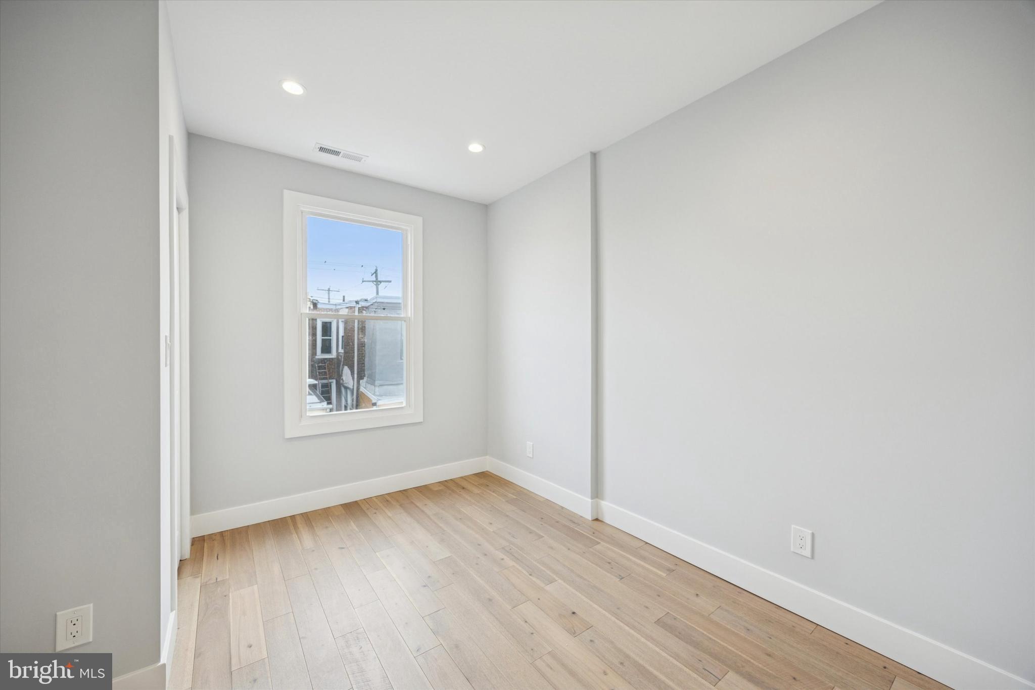 PORT RICHMOND - Residential