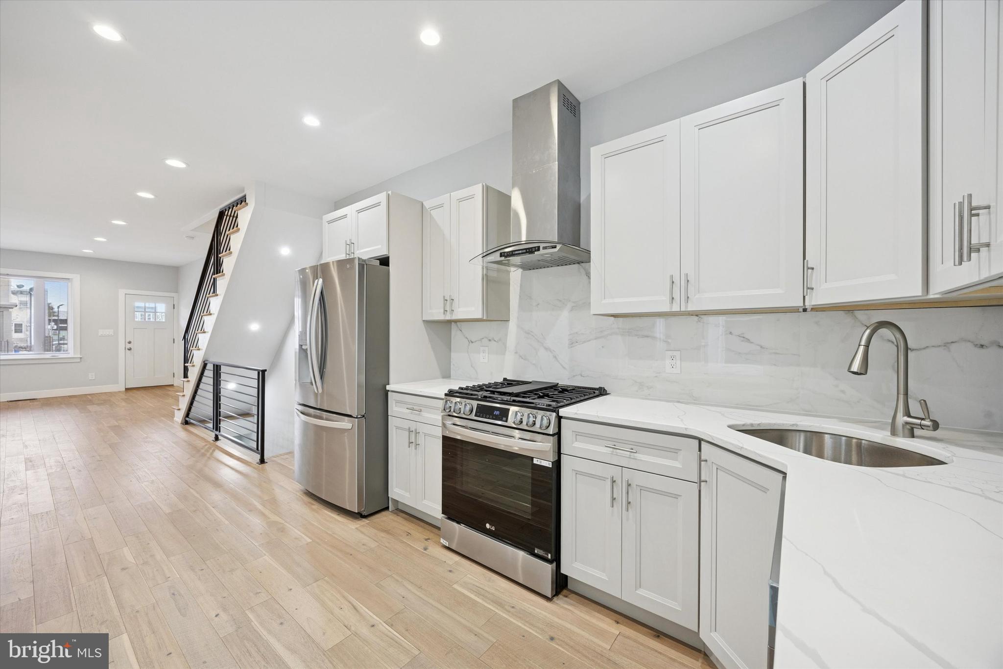 PORT RICHMOND - Residential