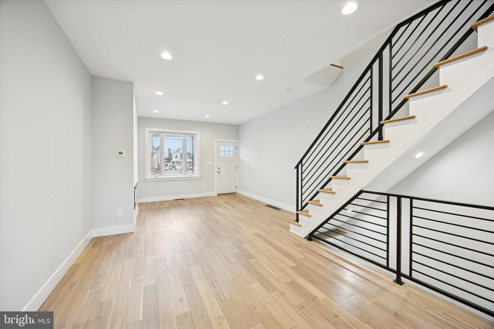 2869 ARAMINGO AVENUE