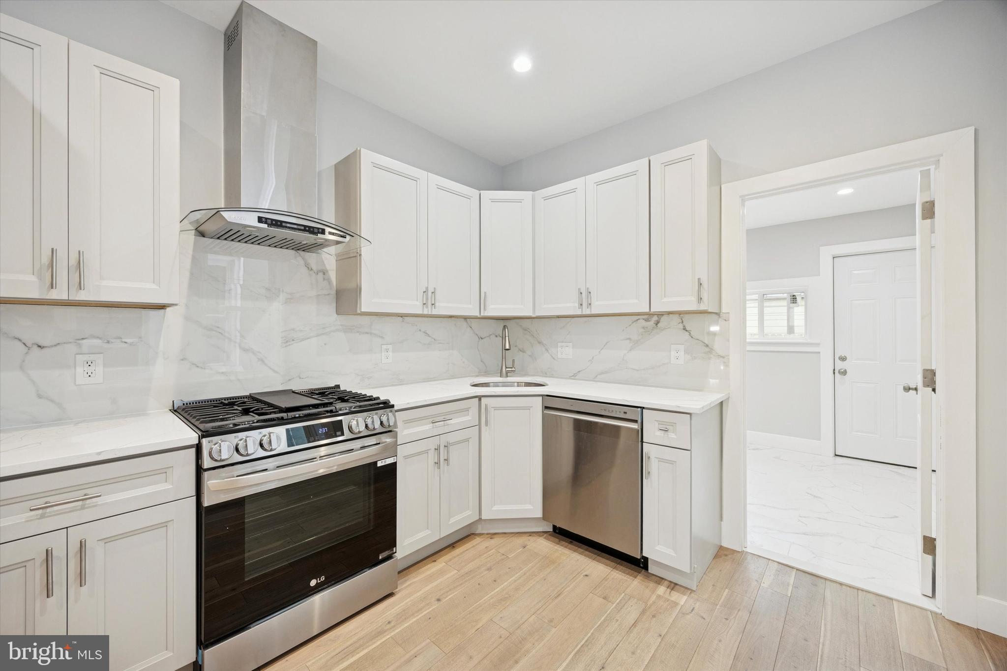 PORT RICHMOND - Residential