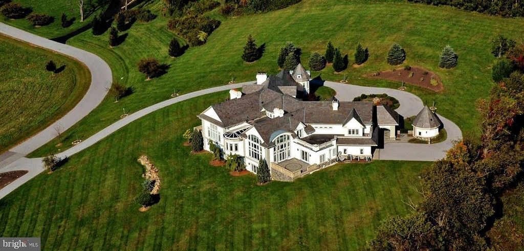 Photo of 1342 Carolannes Way, WEST CHESTER, PA 19382 (MLS # PACT2103812)