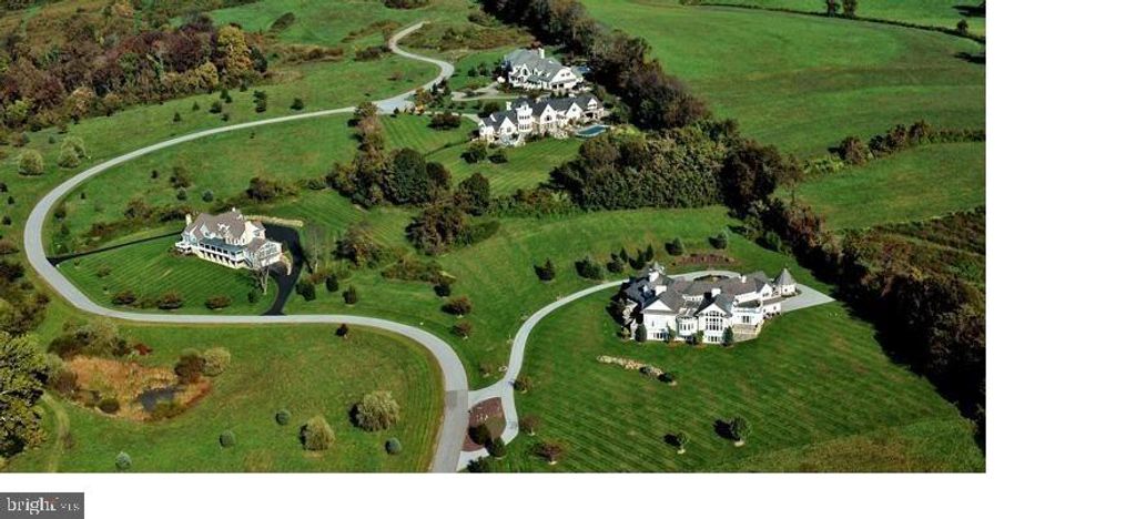 Photo of 1342 Carolannes Way, WEST CHESTER, PA 19382 (MLS # PACT2103812)