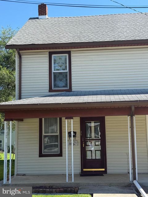 Townhouse For Sale - 25 Harding Street<br/> MANCHESTER, PA 17345