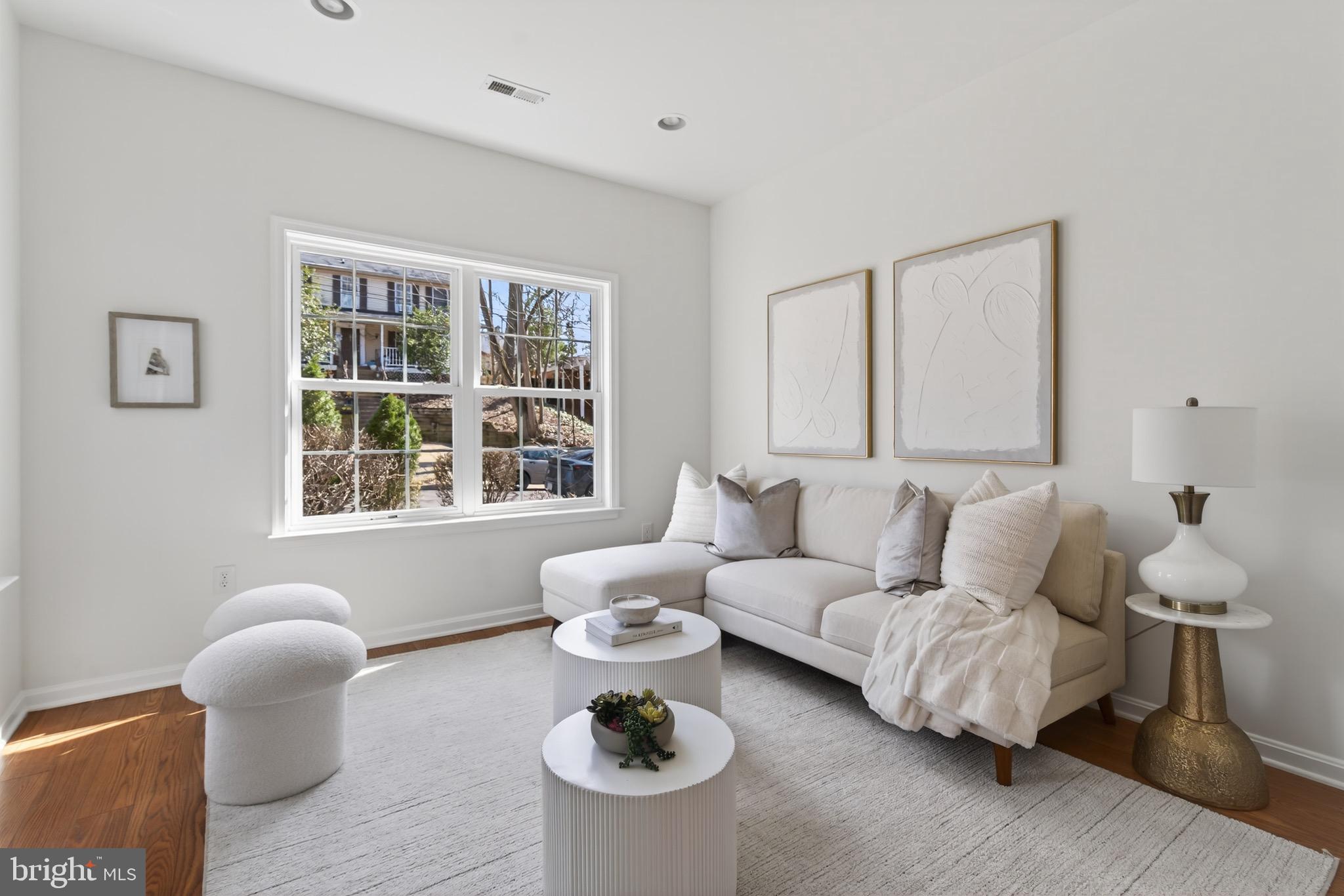 BARCROFT - Residential