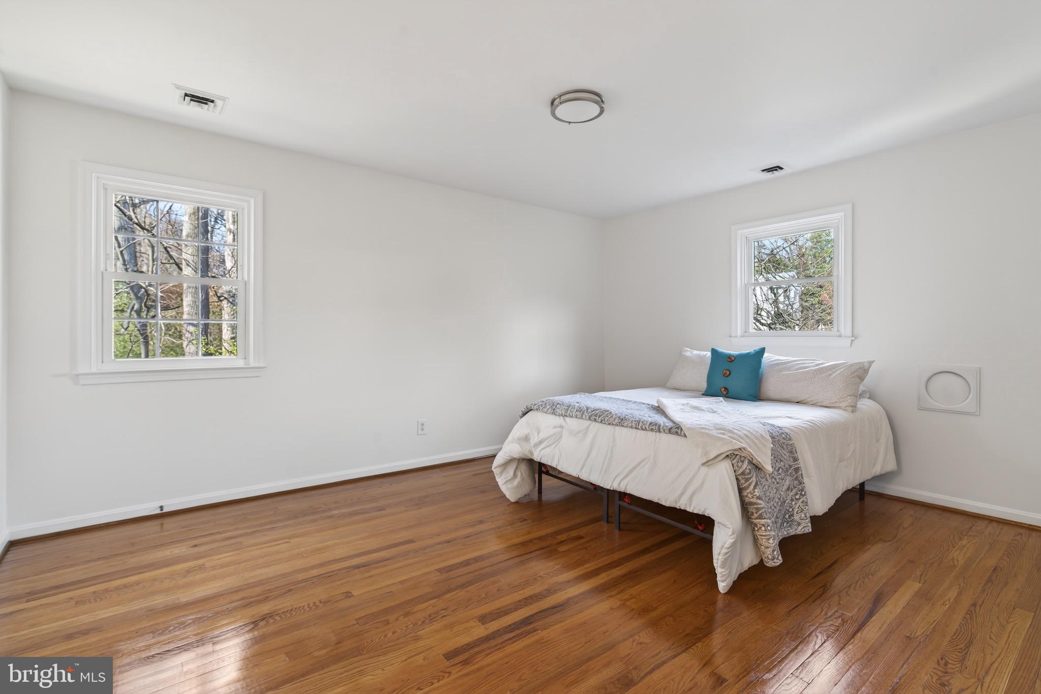 BARCROFT - Residential