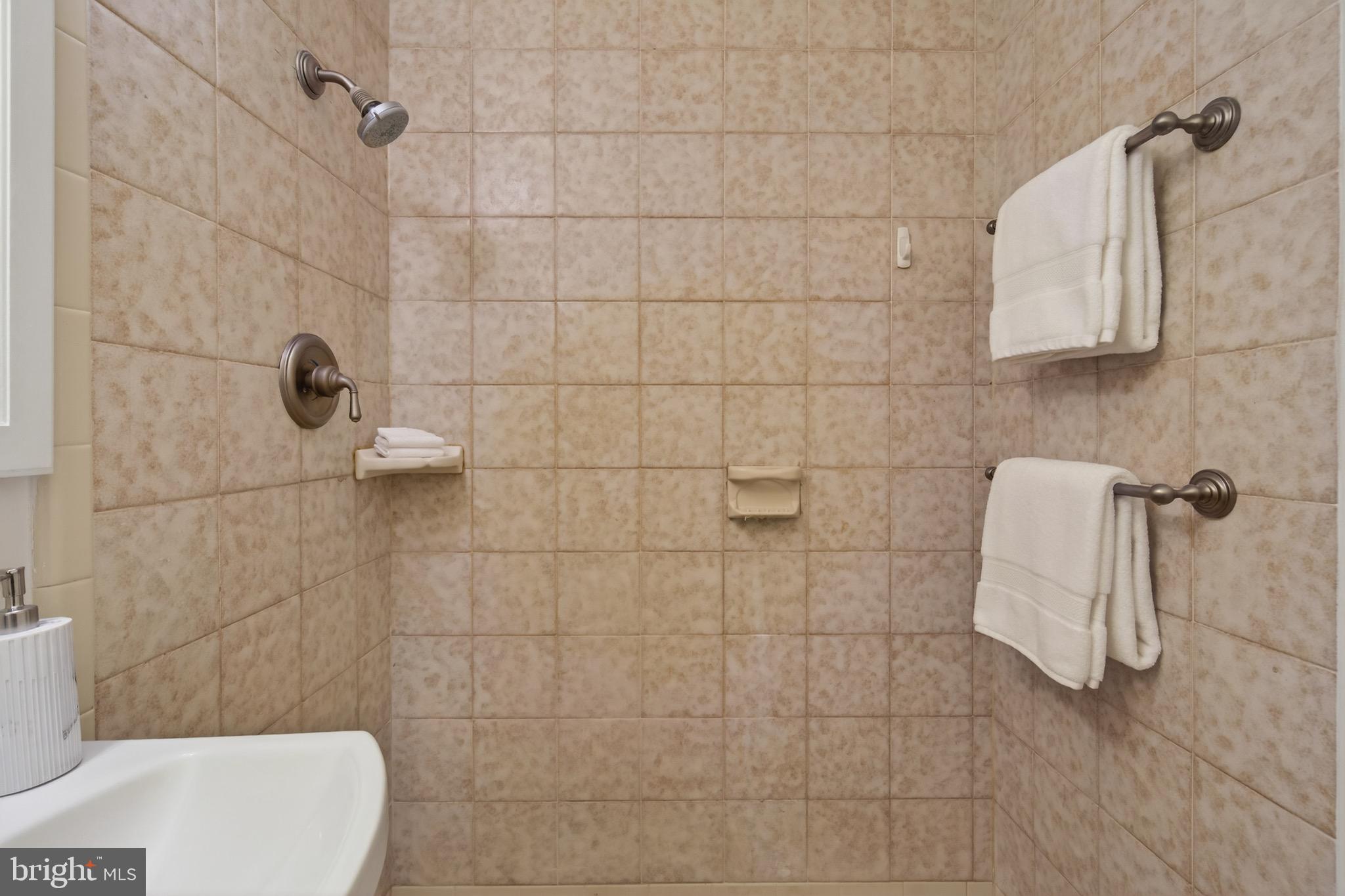 BARCROFT - Residential