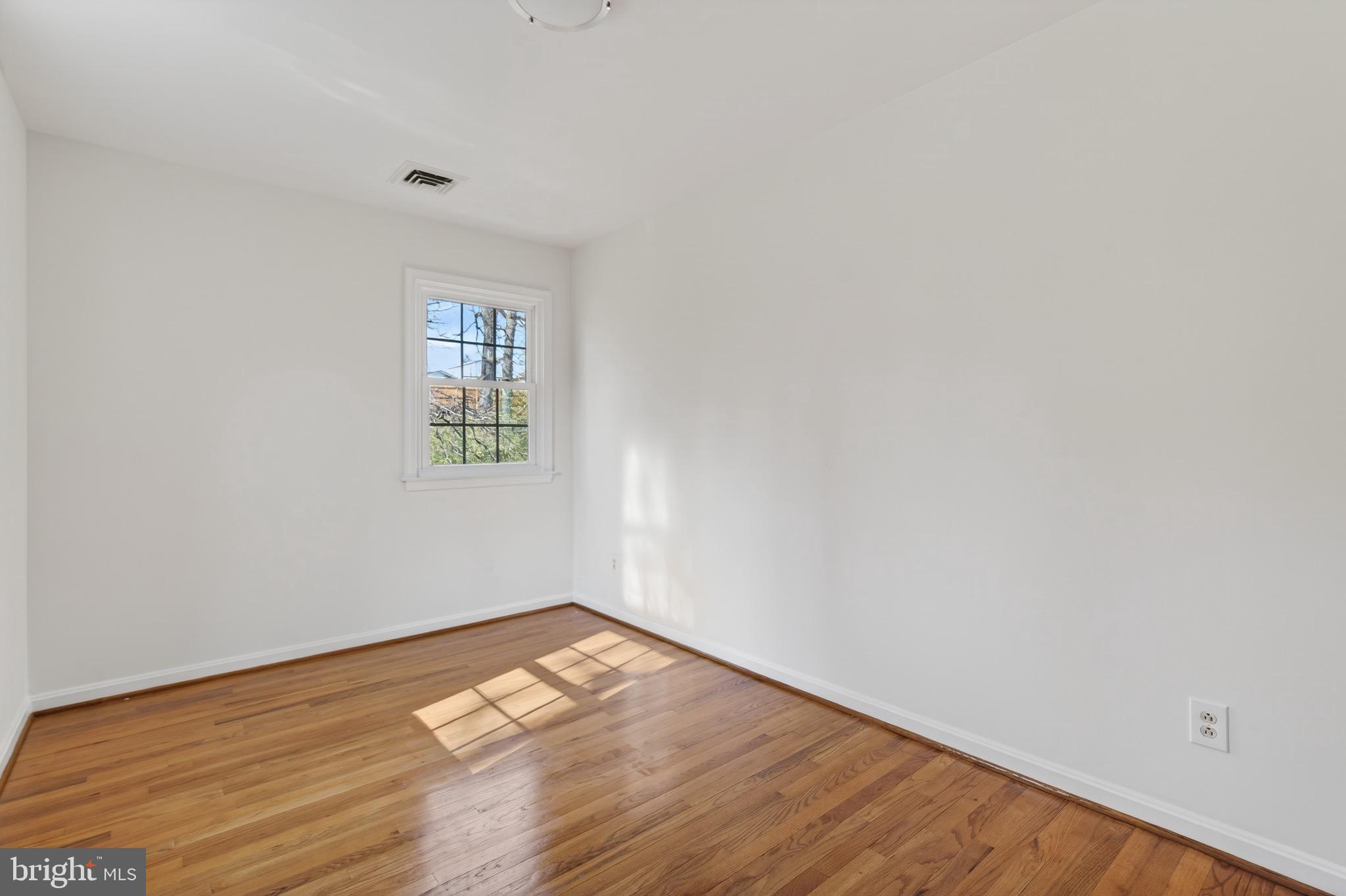 BARCROFT - Residential