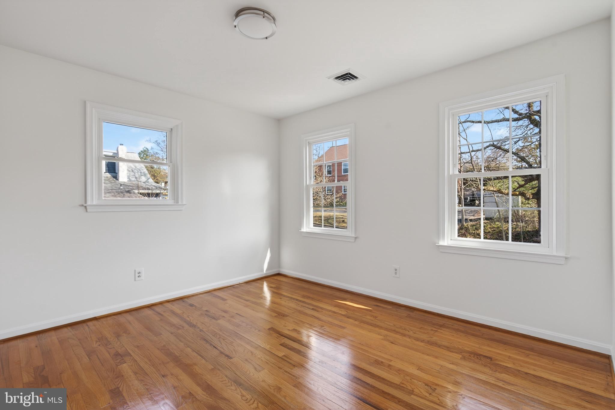 BARCROFT - Residential