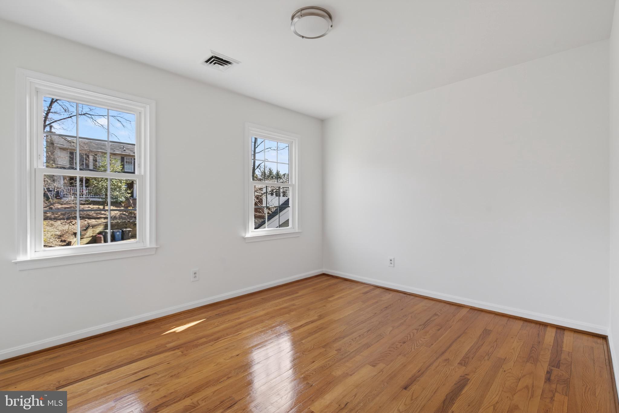 BARCROFT - Residential