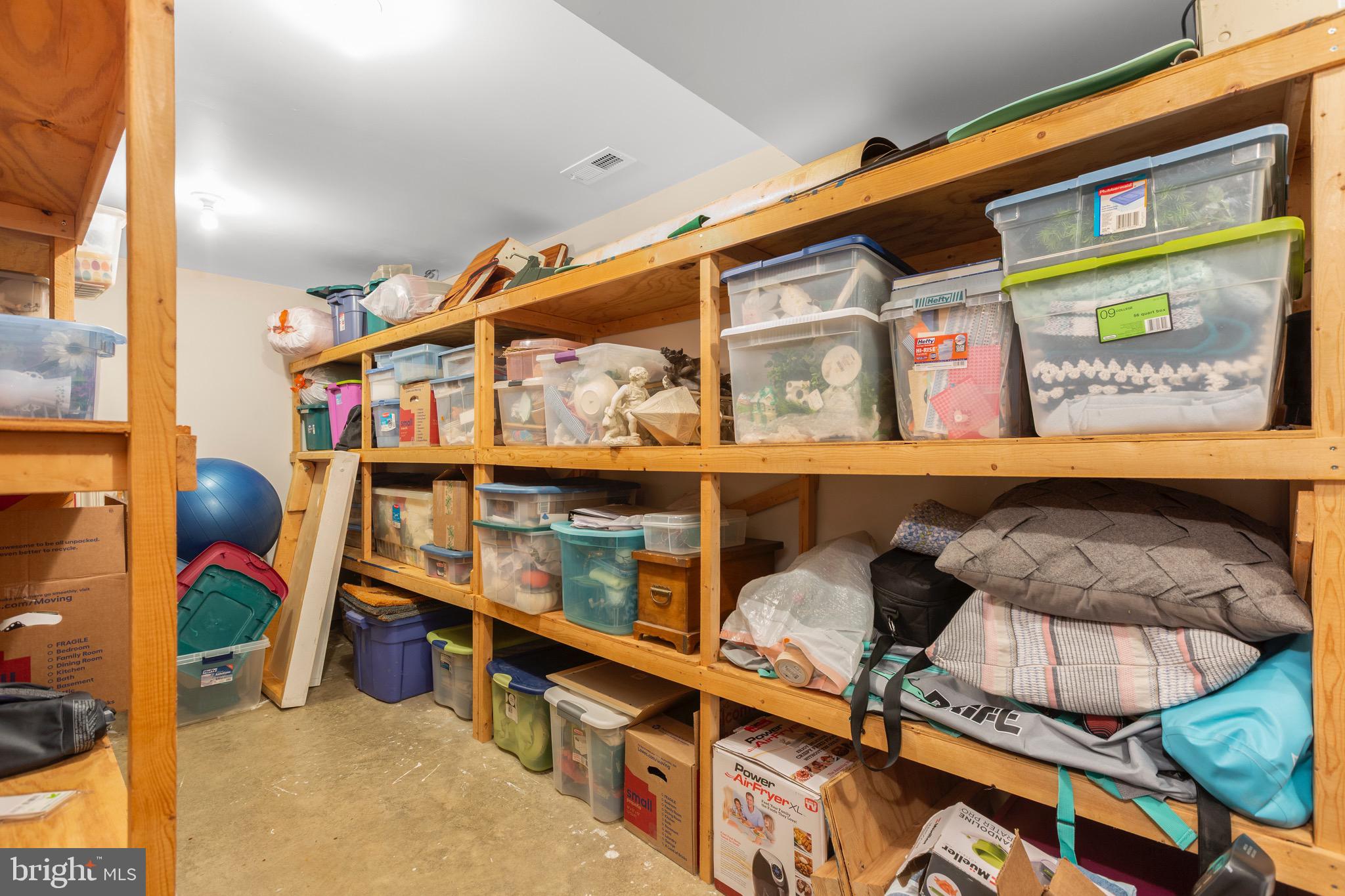 WOODS OF ABEL LAKE - Residential