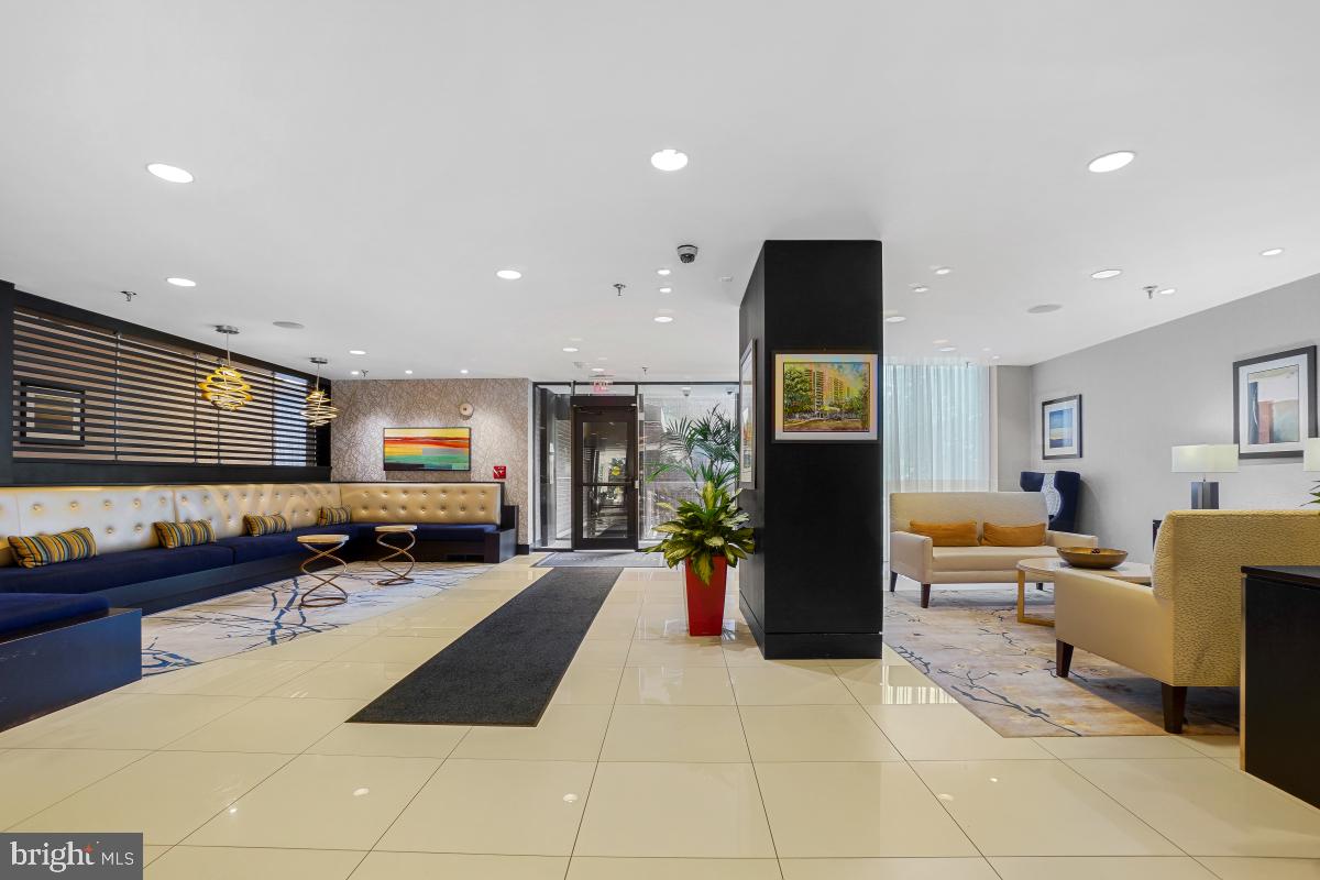 CHELSEA TOWERS - Residential