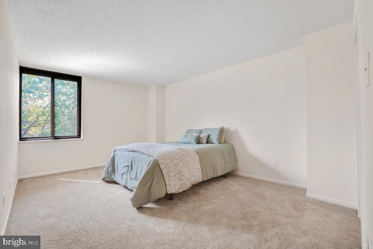 CHELSEA TOWERS - Residential