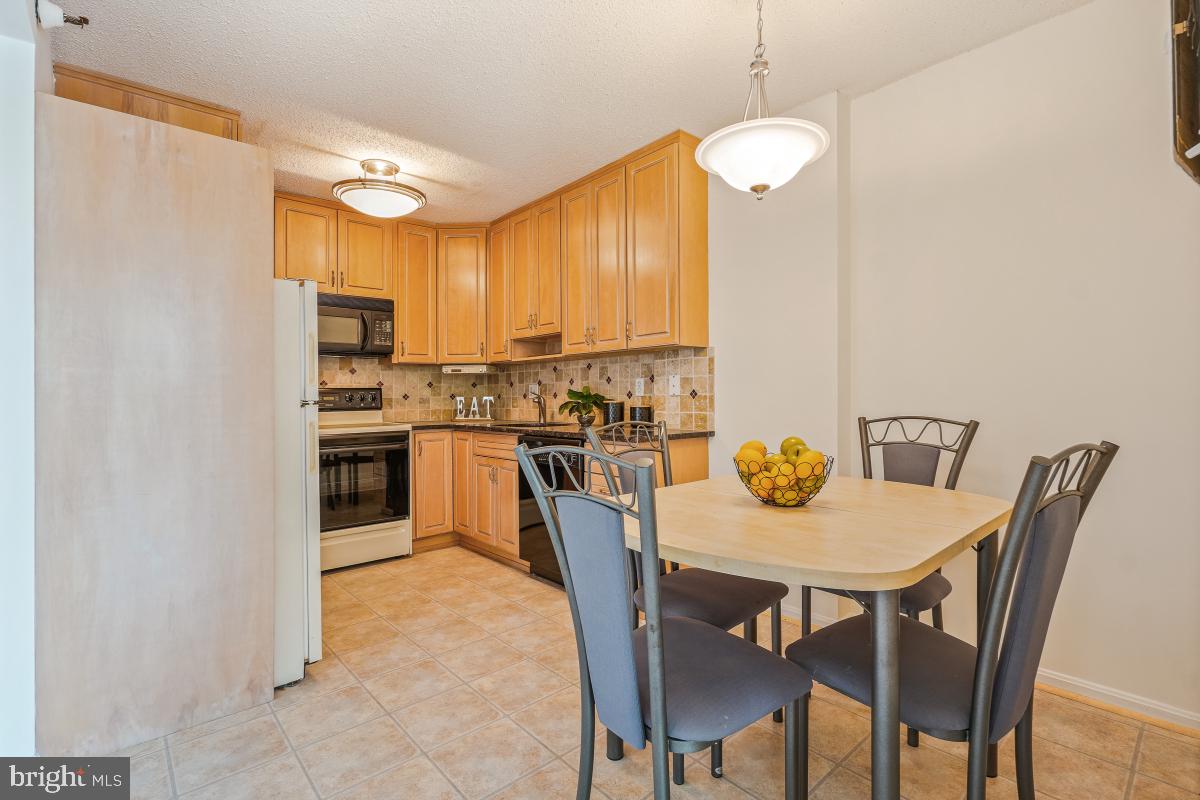 CHELSEA TOWERS - Residential