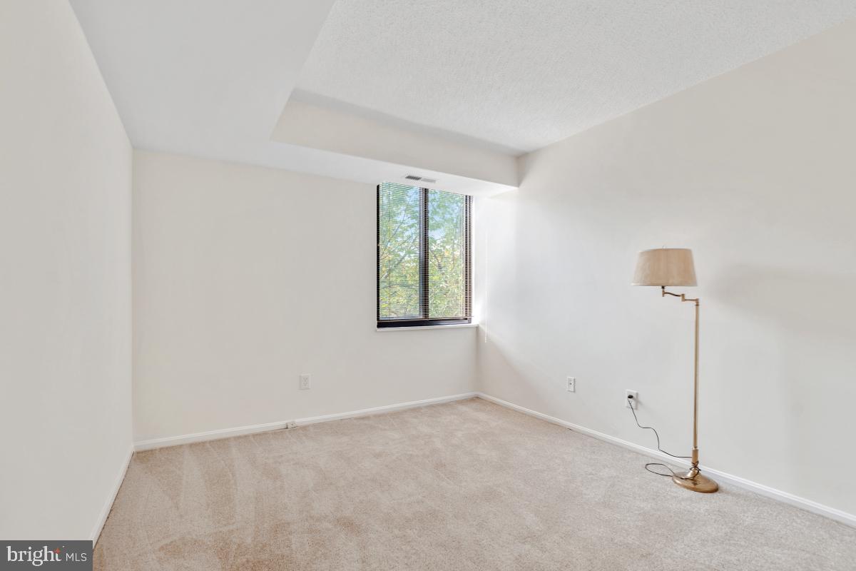 CHELSEA TOWERS - Residential