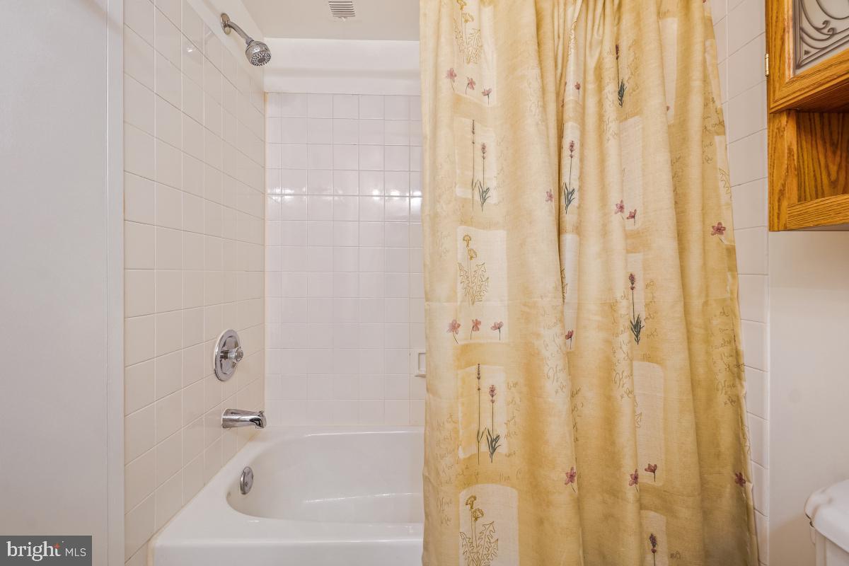 CHELSEA TOWERS - Residential