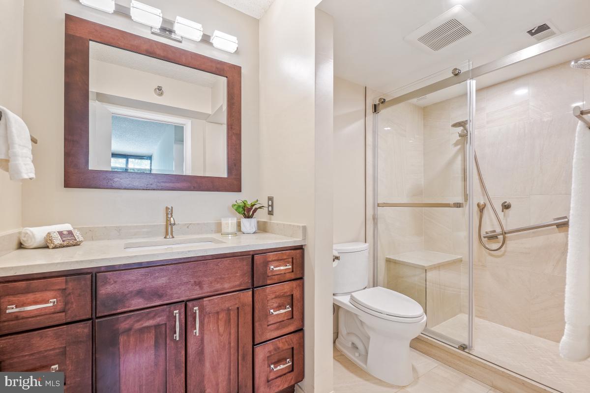 CHELSEA TOWERS - Residential