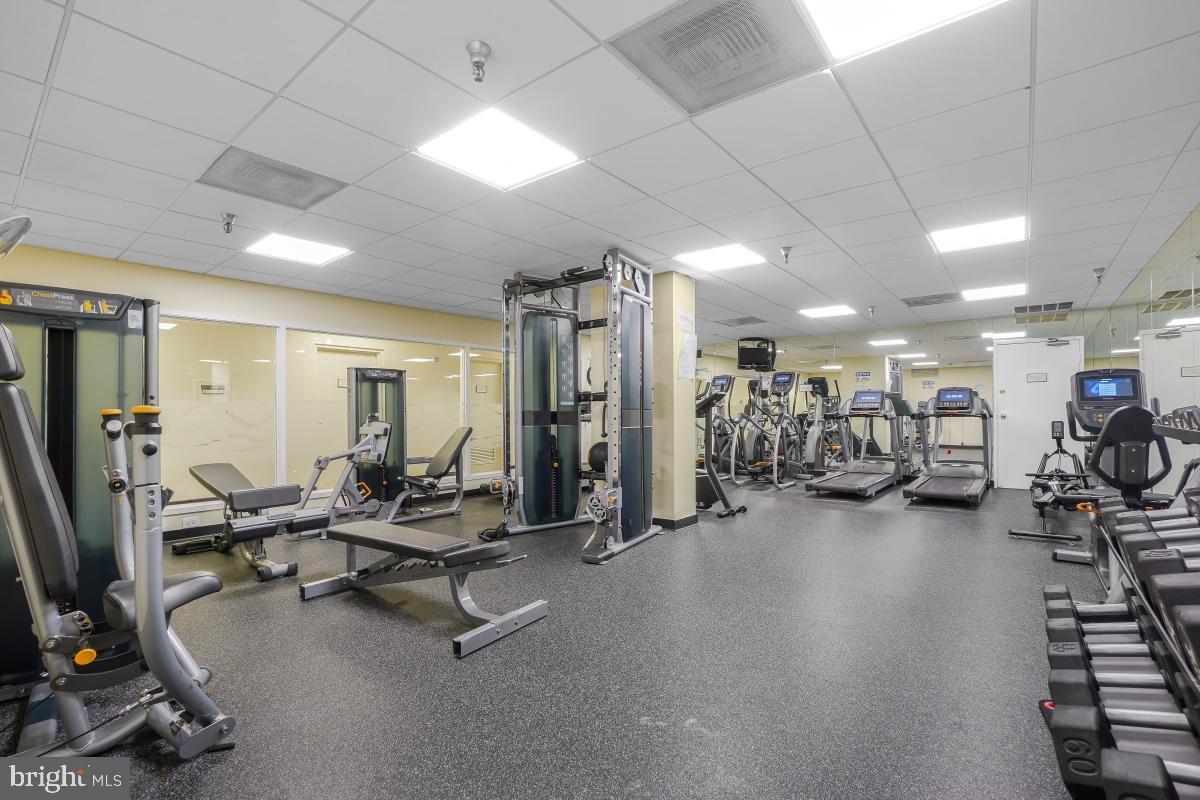 CHELSEA TOWERS - Residential