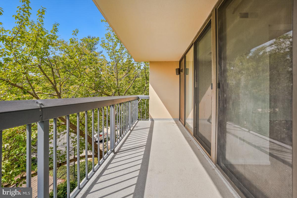 CHELSEA TOWERS - Residential