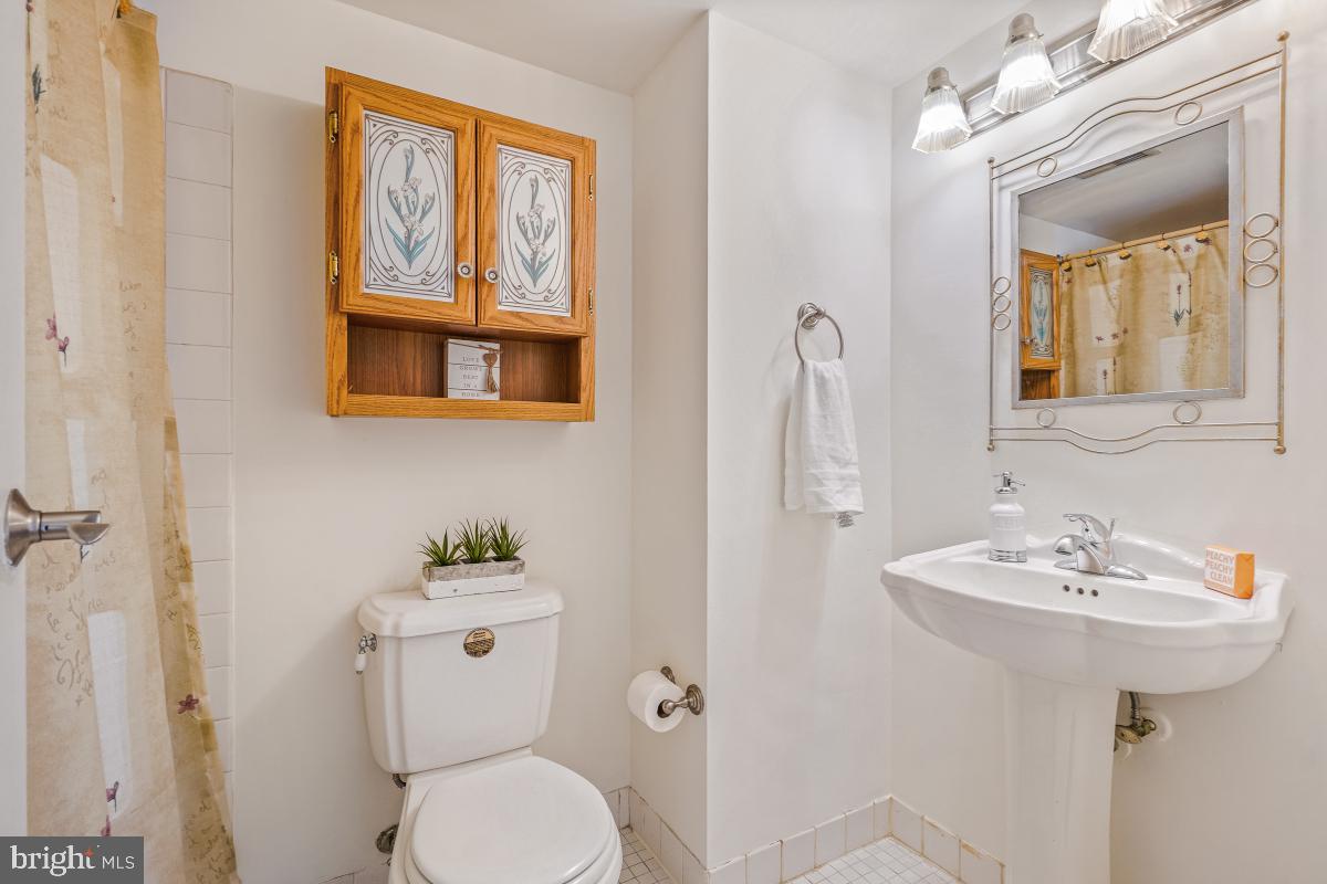 CHELSEA TOWERS - Residential