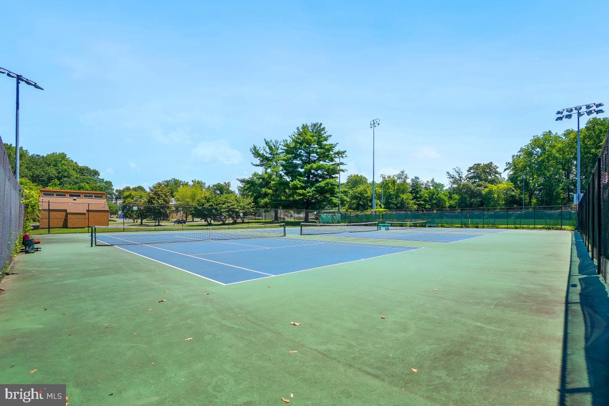 CHELSEA TOWERS - Residential