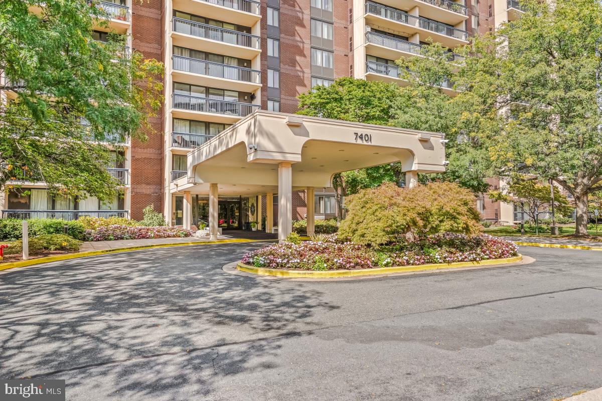 CHELSEA TOWERS - Residential