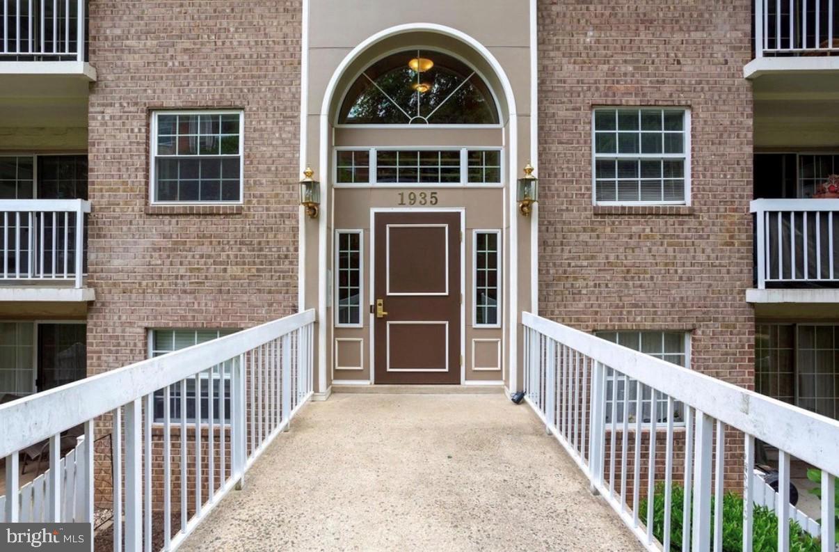 1935 WILSON LANE 301