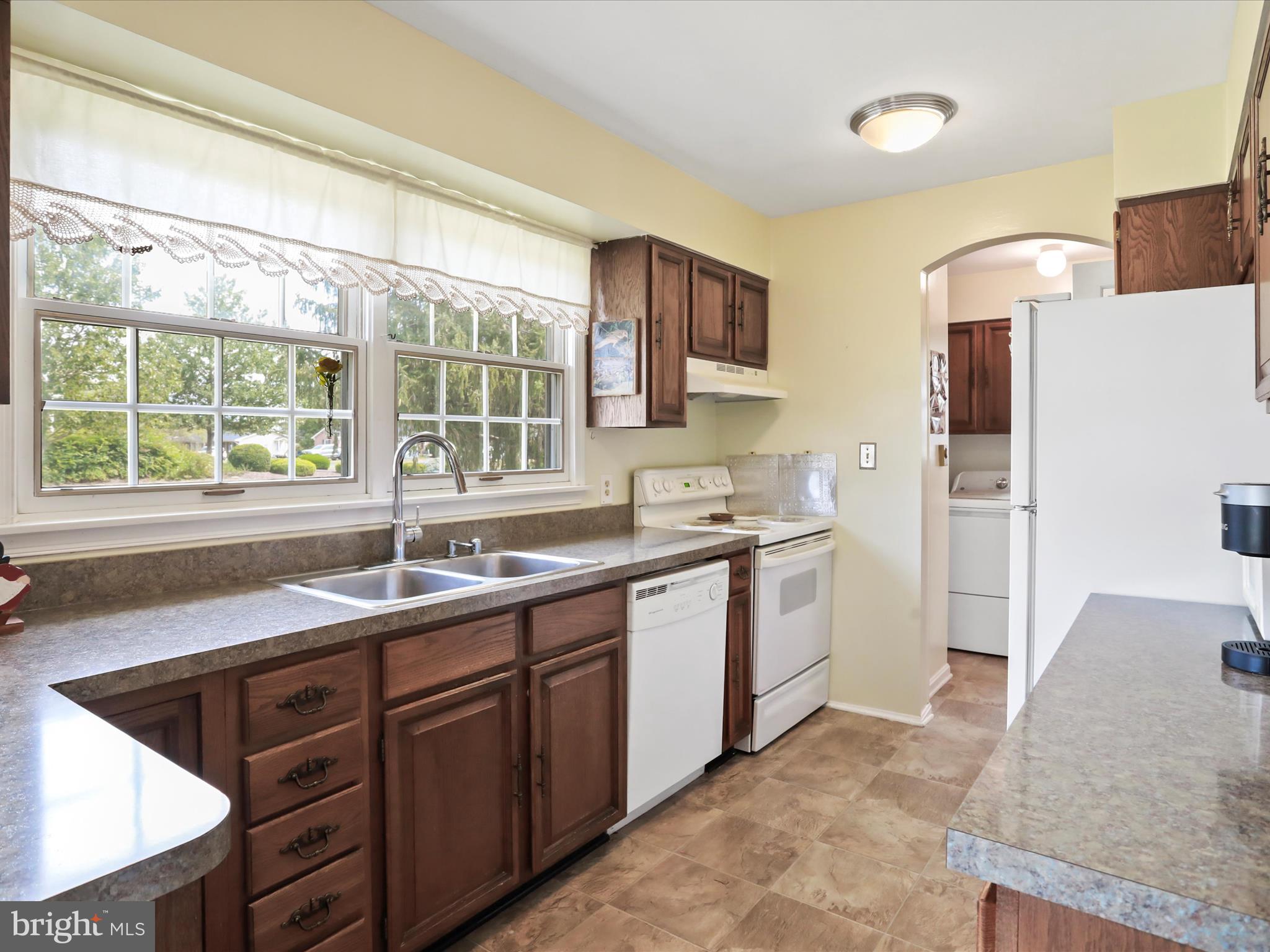 WAKELAND MANOR - Residential