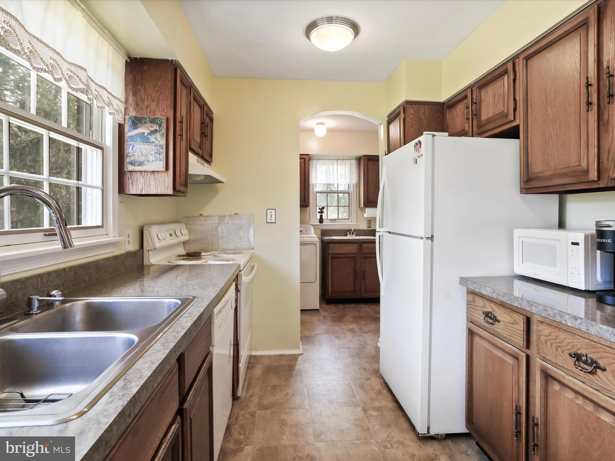 WAKELAND MANOR - Residential