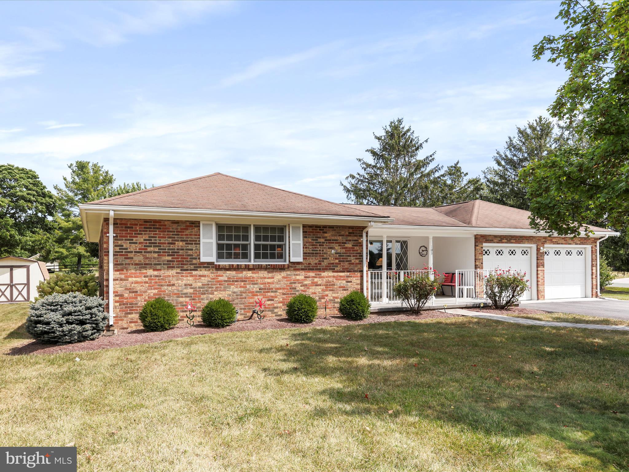 WAKELAND MANOR - Residential