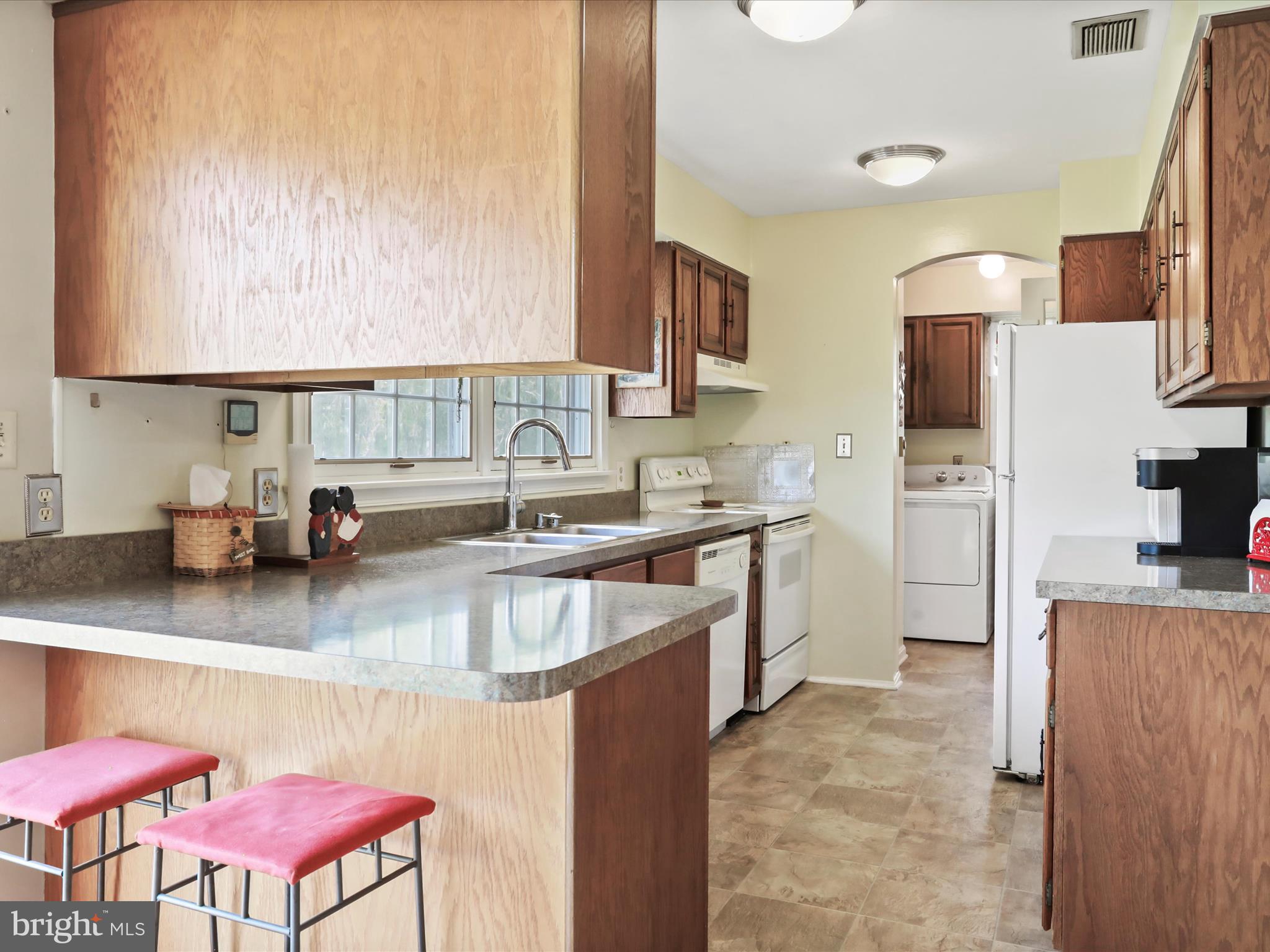 WAKELAND MANOR - Residential