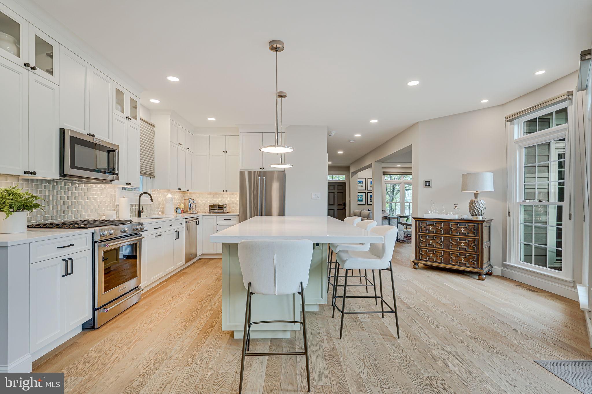 MCLEAN VILLAGE - Residential