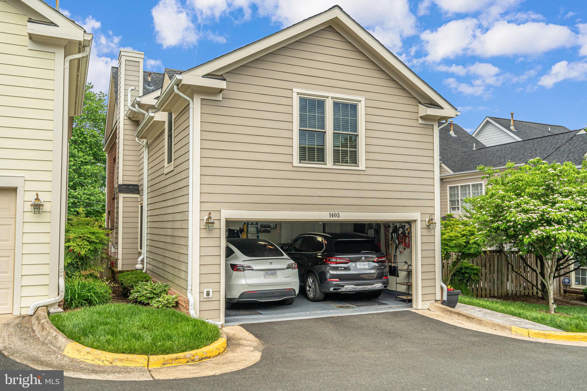 MCLEAN VILLAGE - Residential