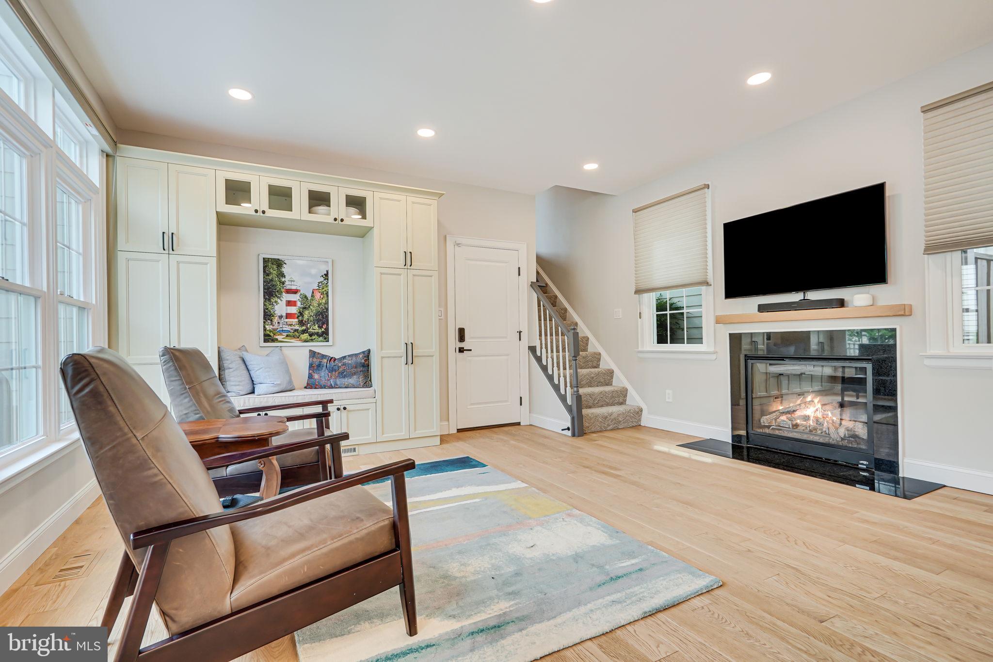 MCLEAN VILLAGE - Residential