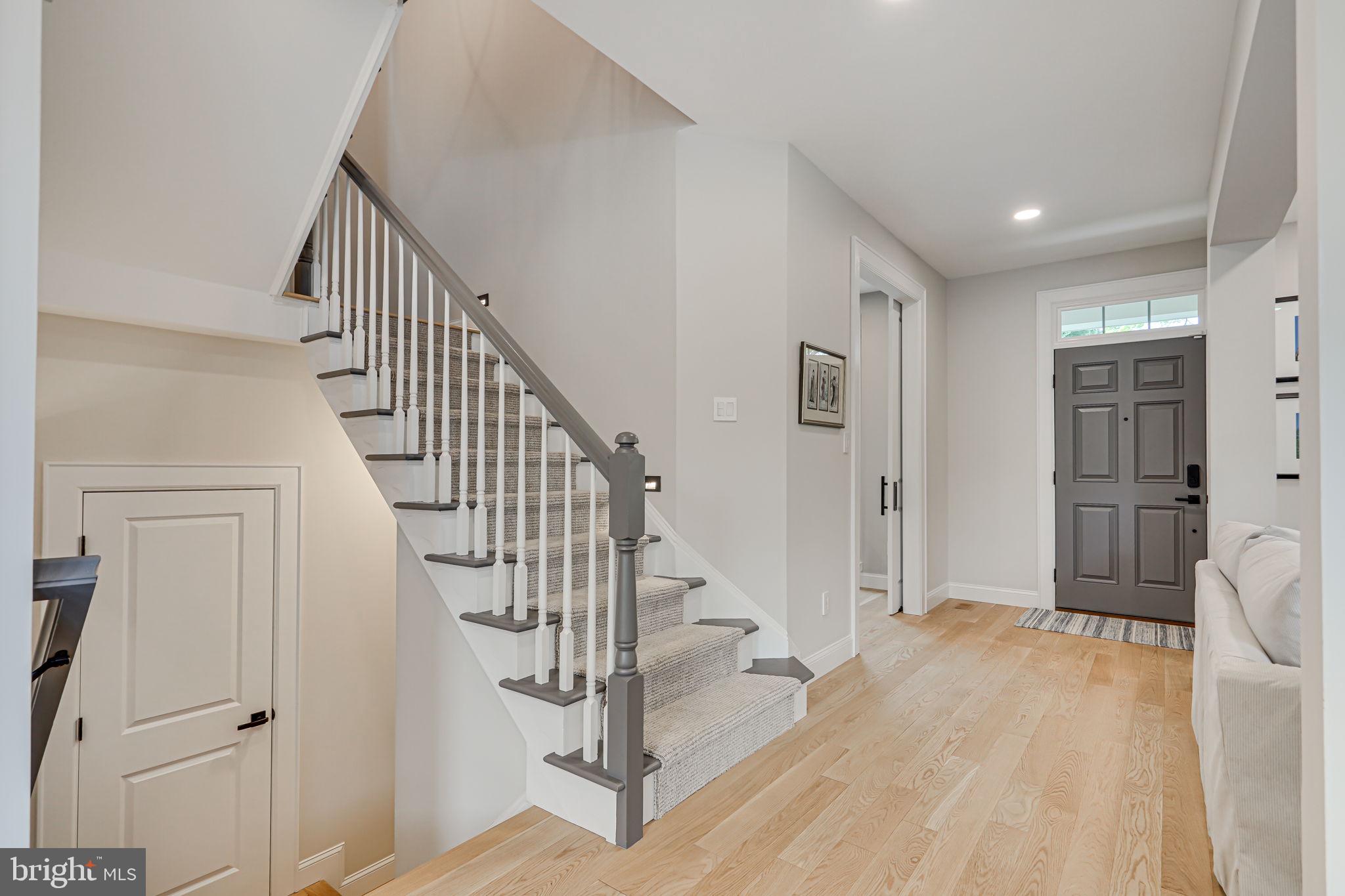 MCLEAN VILLAGE - Residential