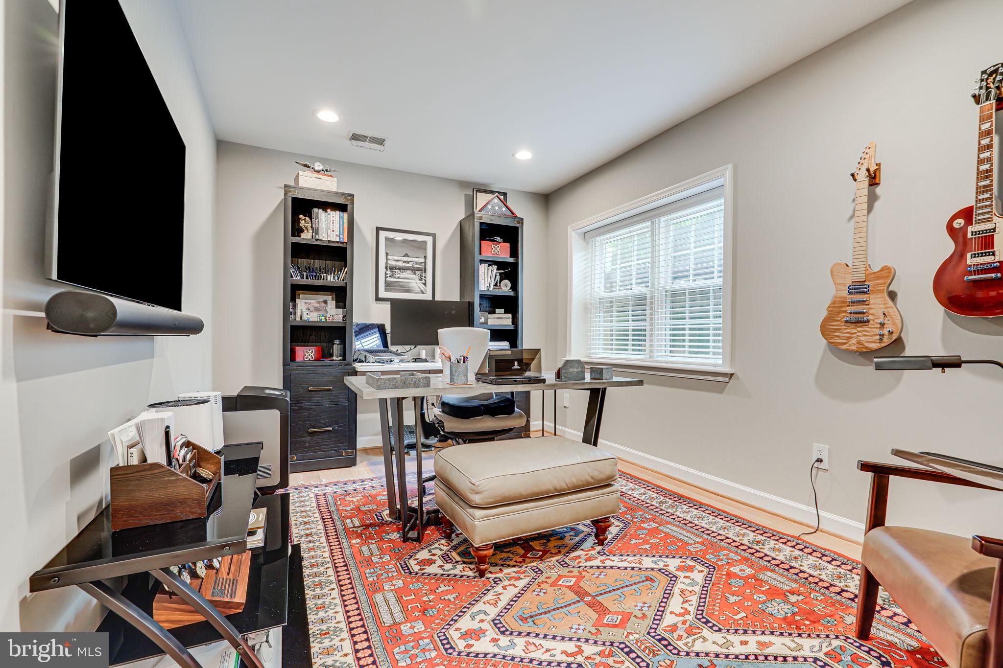 MCLEAN VILLAGE - Residential