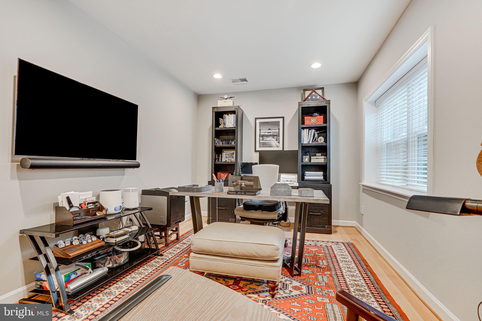 MCLEAN VILLAGE - Residential