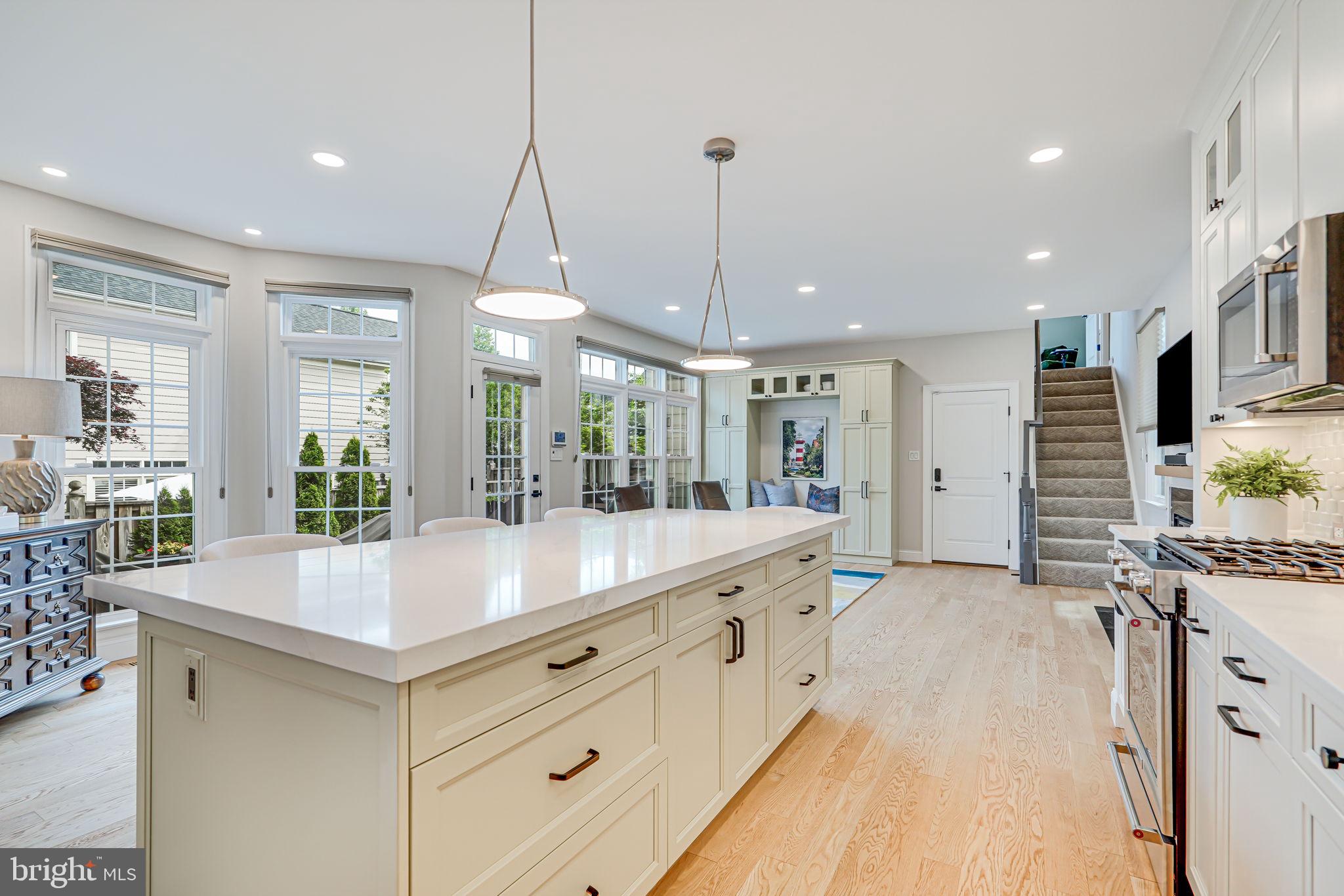 MCLEAN VILLAGE - Residential