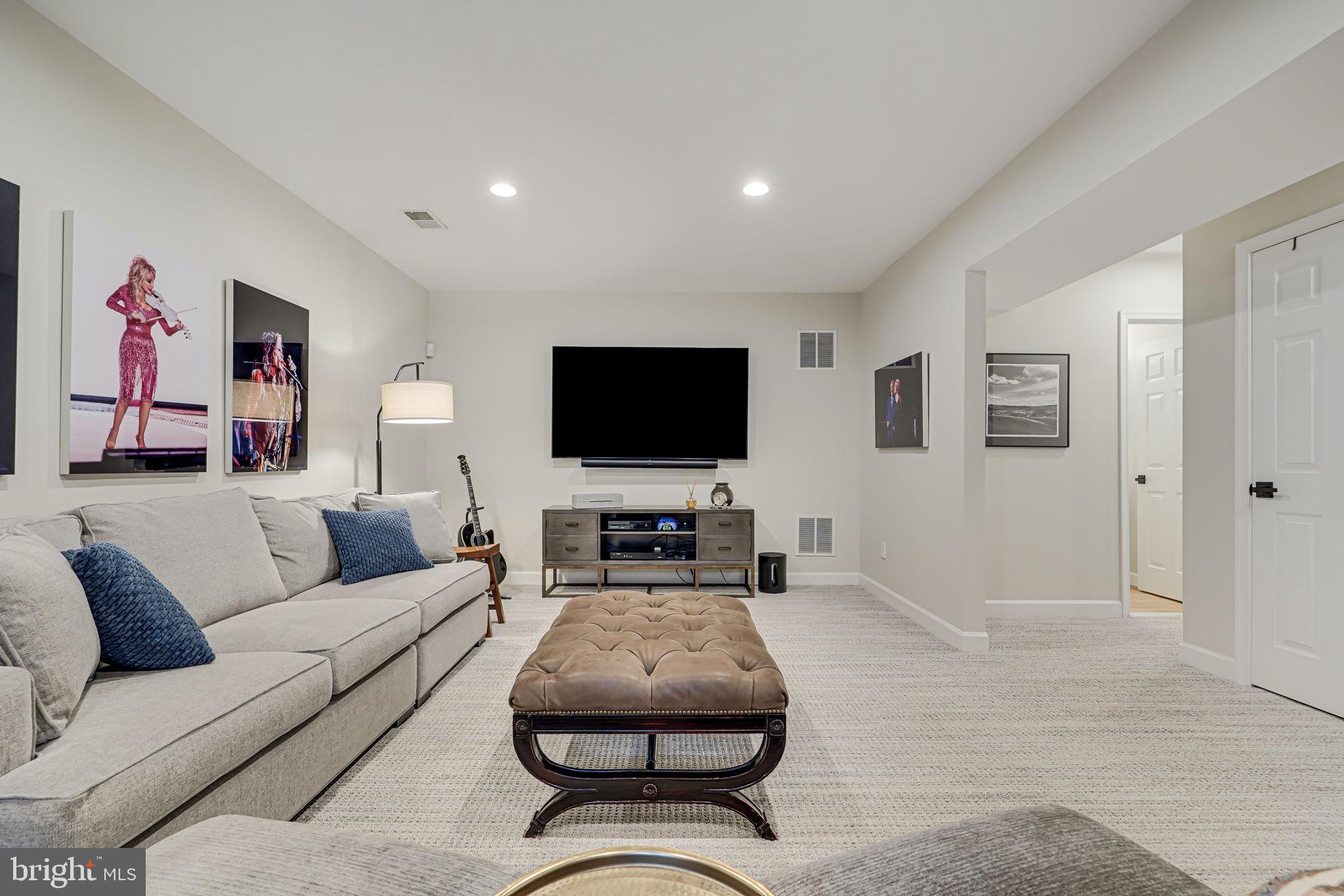 MCLEAN VILLAGE - Residential