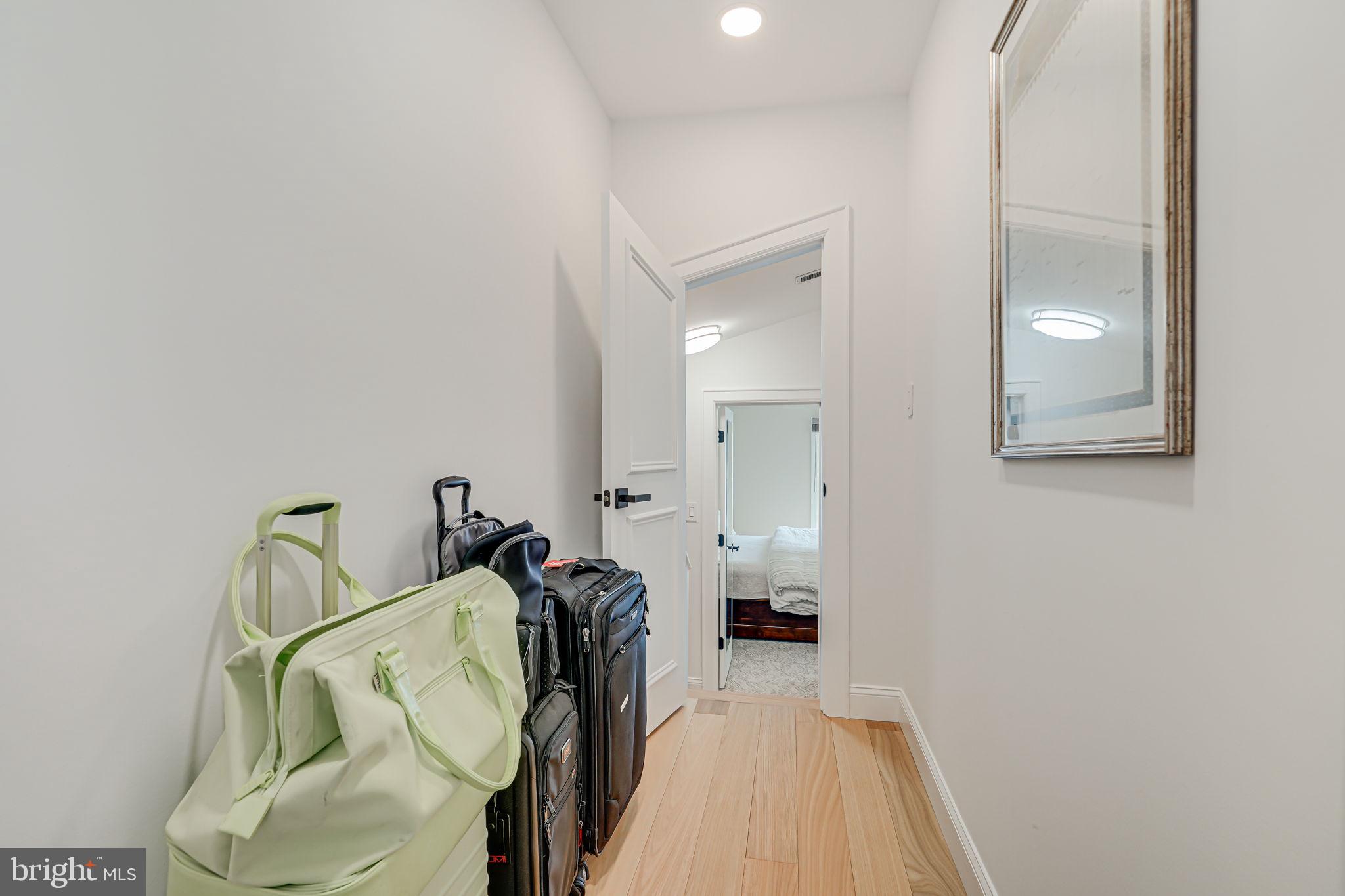 MCLEAN VILLAGE - Residential